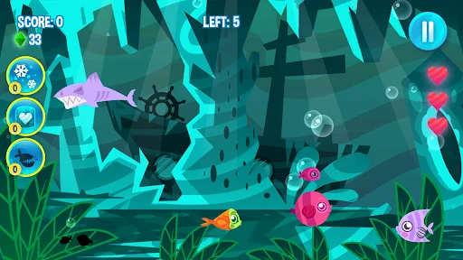 Dark underwater level with enemy countdown, pause button, multiple fish species, and power-up icons on left sidebar